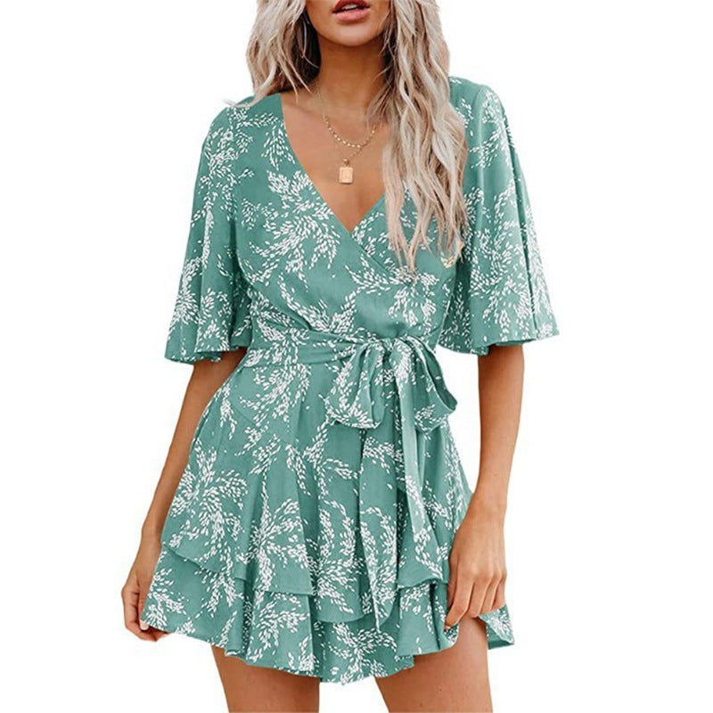 Robe plissée à fleurs avec col en V, manches évasées