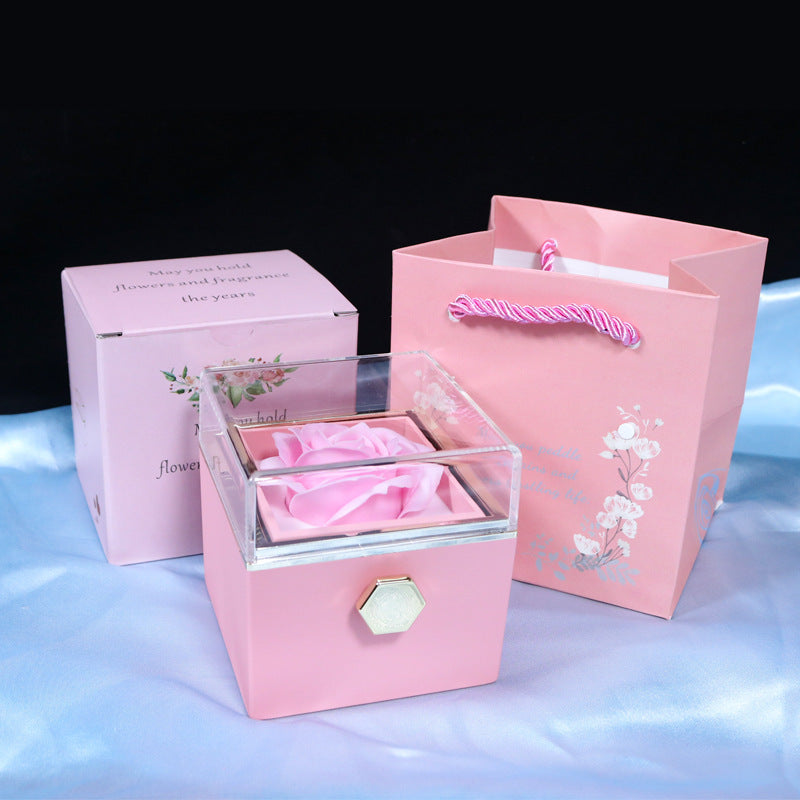 Coffret à bijoux décoré d'une rose éternelle